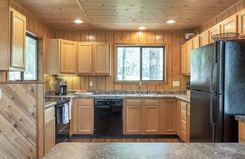 Innsbrook Ski Chalet | Grendel Grove Getaway by StayLage