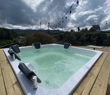 Guatape Ski Chalet | GRETEL CHALETS SUIZO