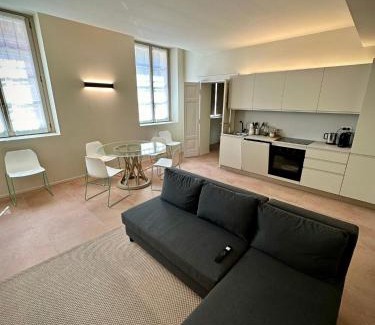 Reggio nell'Emilia Apartment | Grey-Fontanelli Luxury Suite Reggio Emilia