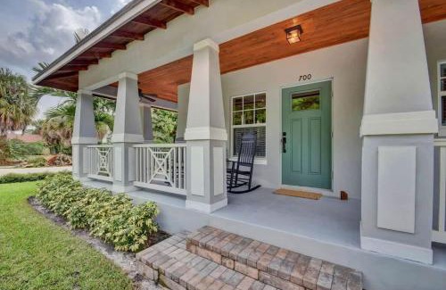Grandview Heights House | Grey Mist - Recharge in a Stylish Home Near Downtown