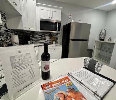 Tampa Apartment | Grey Novo Studio + free-parking&wifi