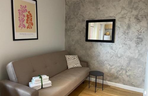 Siedlce Apartment | GREY PEPPER with balcony