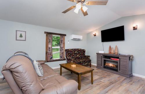 Logan House | Grey Pines at Hocking Vacations