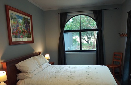 Trentham House | Greygrove of Trentham - cosy charm among the gums