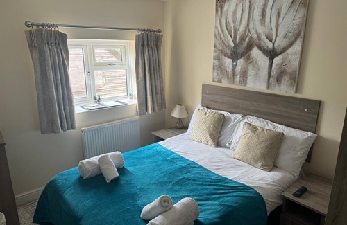 Winterborne Kingston Bed & Breakfast | Greyhound Inn Freehouse
