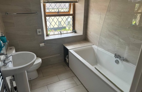 Winterborne Kingston Bed & Breakfast | Greyhound Inn Freehouse