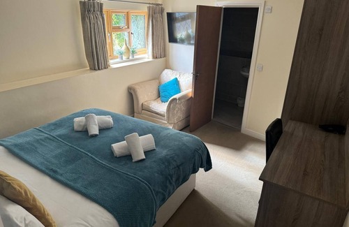 Winterborne Kingston Bed & Breakfast | Greyhound Inn Freehouse