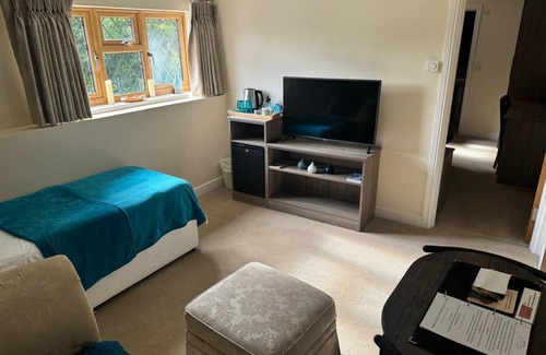 Winterborne Kingston Bed & Breakfast | Greyhound Inn Freehouse