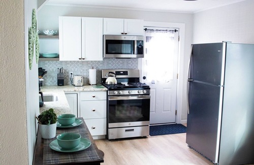 East Rochester House | Greyson's Hideout - East Rochester Gem! Nearby everything & village!