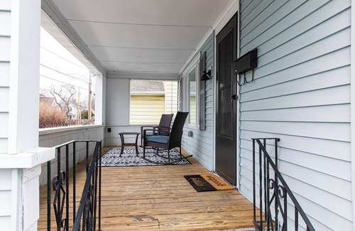 East Rochester House | Greyson's Hideout - East Rochester Gem! Nearby everything & village!