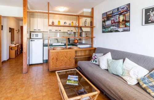 Llanca Apartment | Grifeu 17 – Apartment next to the beach