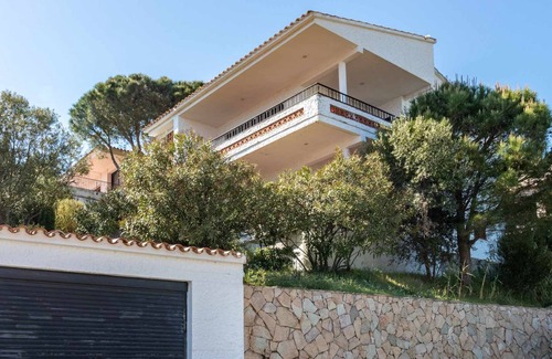 Llanca Apartment | Grifeu 6 Bright apartment with terrace and views