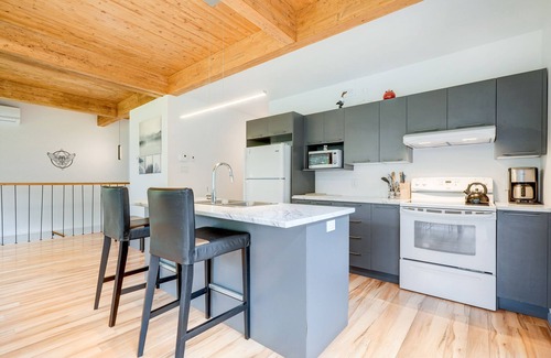 Mansonville House | Grilled chamalow - between village and mountain