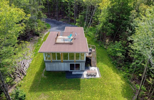 Mansonville House | Grilled chamalow - between village and mountain