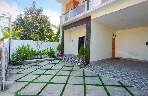 Mertoyudan Villa | Griya Anindita