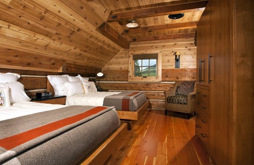 Emigrant Cabin | Grizzly Creek Ranch-Stunning, rustic elegant ranch retreat near Yellowstone!