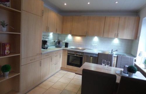 Wilhelmshaven Apartment | Große Ferienwohnung Genius mit Garten