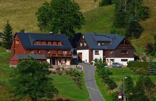 Rehefeld-Zaunhaus Apartment | Große Ferienwohnung im Wohnhaus - Gästehaus Ihle - Ferienwohnungen & Appartements