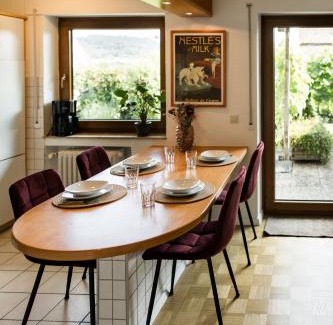 Oehringen Apartment | Große FeWo in den Weinbergen