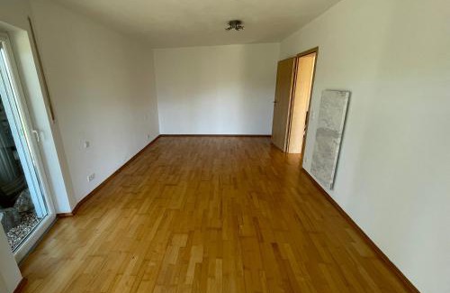 Ergoldsbach Apartment | Große gemütliche Ferienwohnung Landshut, 24-7, WLAN, Parkplatz, Top ausgestattet