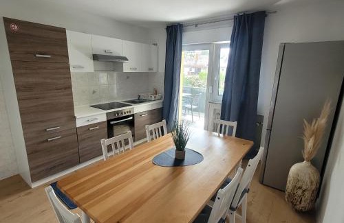 Oftersheim Apartment | Große,Schöne FeWo nähe Schwetzingen-Hockenheim 3 Zimmer mit Balkon