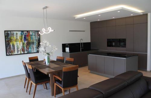 Wilsdruffer Vorstadt/Seevorstadt-West Apartment | Großes Apartment im Zentrum von Dresden, 2 Schlafzimmer, 2 Bäder, Balkon