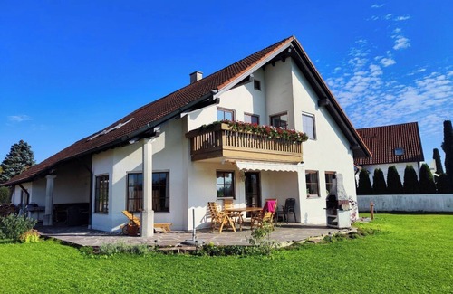Unterallgau House | Großes Ländliches Haus mit Garten und Malerischem Ausblick, Beste Lage im Allgäu