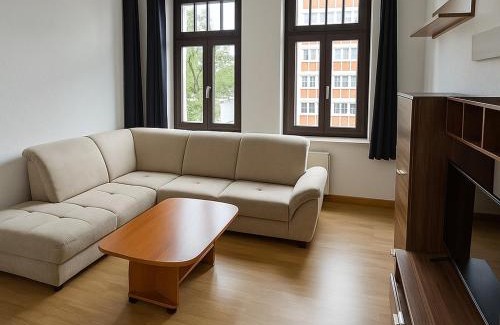 Chemnitz Apartment | Großzügige Ferienwohnung mit Balkon 2 Parkplätze Badewanne