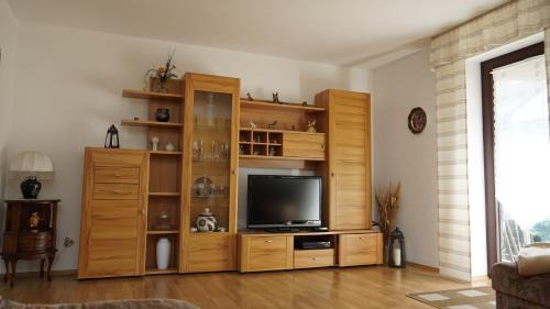 Bindlach Apartment | Großzügige Wohnung mit Terrasse und Gartenzugang - das komplette Erdgeschoß