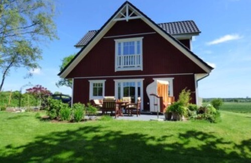 Loose House | Großzügiges Schwedendoppelhaus Ideal für Familientreffen, im EG Barrierefrei