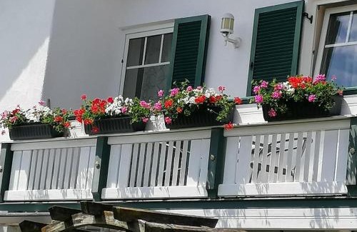 Schwabmuenchen Apartment | Großzügiges Wohnstudio mit Balkon und Badbenutzung
