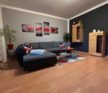 Bad Berneck im Fichtelgebirge Apartment | Große helle Ferienwohnung mit Balkon, ruhig gelegen mit guter Verkehrsanbindung