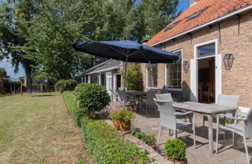 Oudelande House | Groepswoning in hart van Zeeland 8 personen VP051