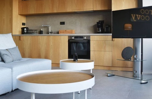 Athens City Centre Apartment | Groovy - Acropolis view 1-Bdr Apartment