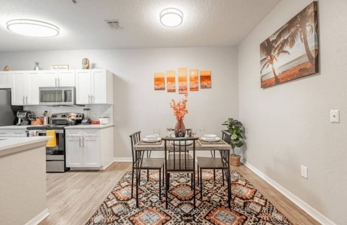 Metro West Apartment | Groovy King Bed 1 Bedroom Apartment in Orlando