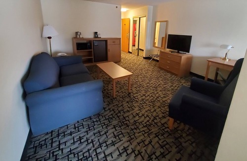 Groton Hotel | Groton Inn and Suites