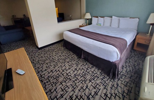 Groton Hotel | Groton Inn and Suites