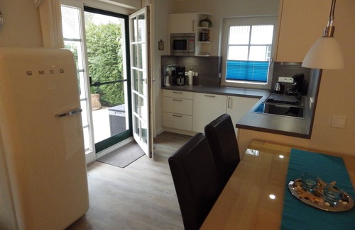 Zingst Condo | ground floor apartment with south-west terrace, central, near the beach