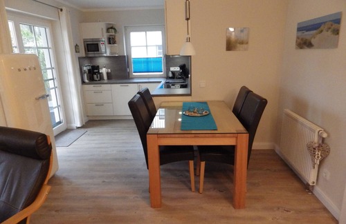 Zingst Condo | ground floor apartment with south-west terrace, central, near the beach