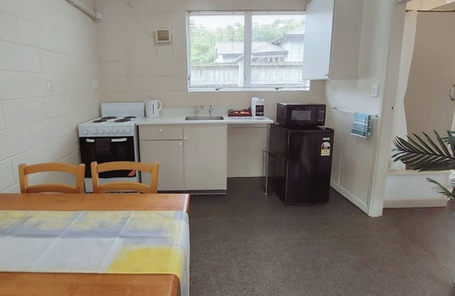 Claudelands Apartment | Ground-Floor 1-Bed with Onsite Parking