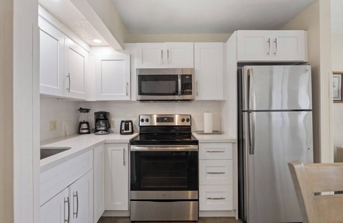 Lower Matecumbe Beach Condo | Ground Floor 1BR with Den and Two Balconies