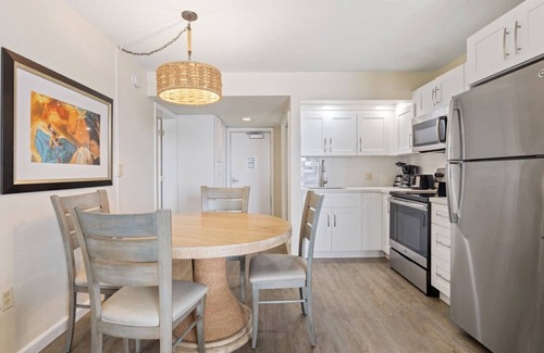 Lower Matecumbe Beach Condo | Ground Floor 1BR with Den and Two Balconies