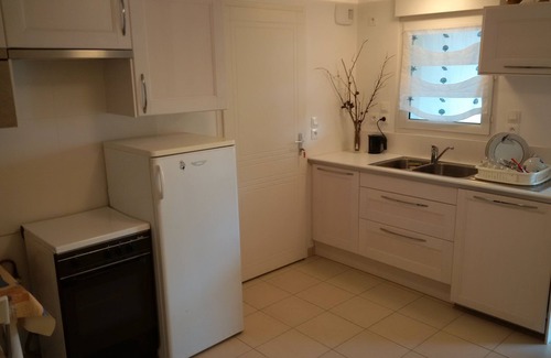La Turballe Apartment | Ground floor apartment 53 m3 private garden 50 m beach for 4 or 5 people.
