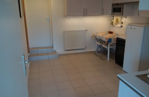 La Turballe Apartment | Ground floor apartment 53 m3 private garden 50 m beach for 4 or 5 people.