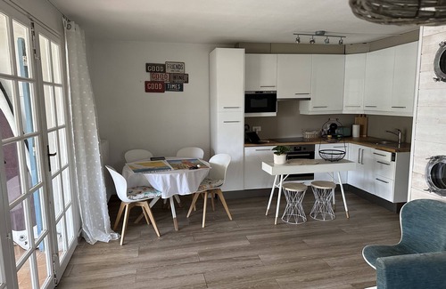 Port Grimaud House | Ground floor apartment, prime location in Port Grimaud Spacious garden and mooring.