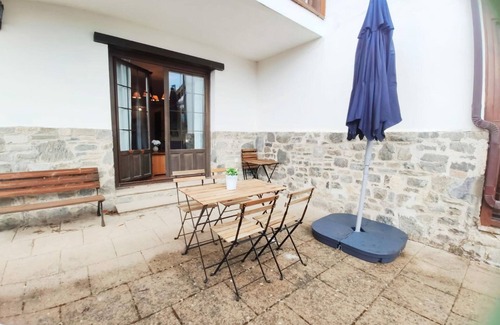 Jaca Apartment | Ground Floor Apartment with Garden, 2 Bedrooms and 2 Bathrooms, Fully Equipped Kitchen
