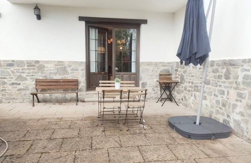 Jaca Apartment | Ground Floor Apartment with Garden, 2 Bedrooms and 2 Bathrooms, Fully Equipped Kitchen