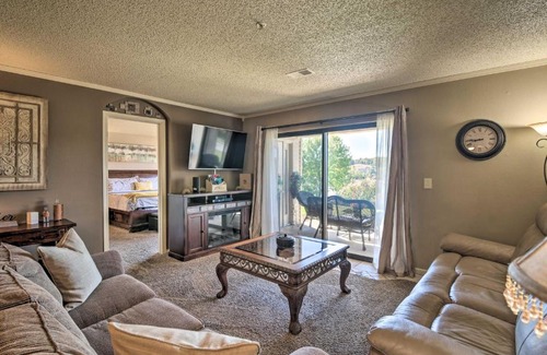 Branson Apartment | Ground-Floor Condo with Patio 1 Mi to 76 Strip!