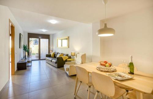 Torroella de Montgri Apartment | Ground floor apartment in Centre of Torroella De Montgri