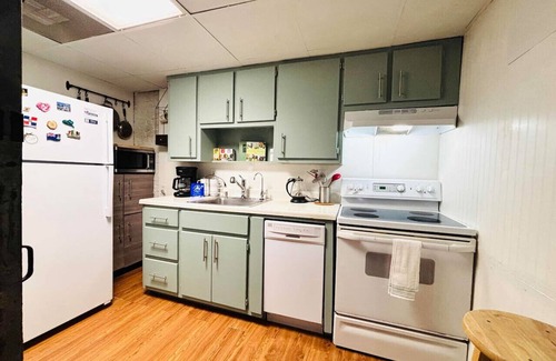 Virginia Highland Apartment | Ground floor flat at Virginia Highlands